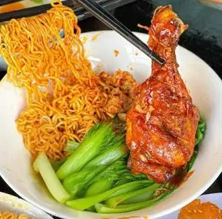 Mì đùi gà - 55.000 ₫ tại Cơm Gà Xối Mỡ Ngọc Hiền - Phan Văn Trị