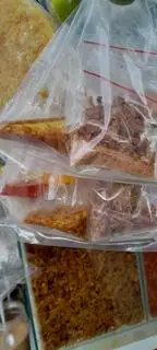 Bánh tráng  tỏi dẻo tự trộn  - 12.000 ₫ tại Tiệm Bánh Tráng Trộn Kìa - Chu Văn An