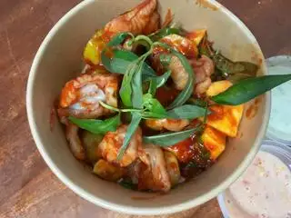 Hình ảnh Chân gà rút xương sốt Thái