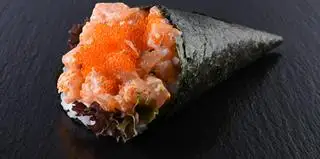 Hình ảnh Spicy tuna temaki