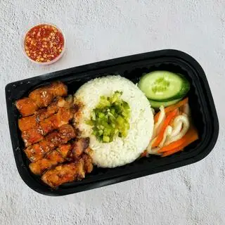Cơm Ba Rọi Rút Sườn Xốt Chua Cay - 55.000 ₫ tại Cơm Sườn Cooky - Cơm Sườn, Ba Rọi Xốt - Điện Biên Phủ