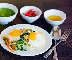 Cơm Ốp La Hai Trứng - 40.000 ₫ tại Cơm Hạnh Food - Cơm Trưa Văn Phòng & Cơm Tấm Đêm - Chiến Lược