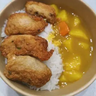Cơm cà ri chả cá - 49.000 ₫ tại Nhà Bảo - Nui Xào, Mì Xào & Cà Ri - Nguyễn Trọng Tuyển