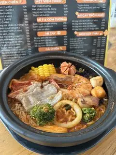 Hình ảnh mì cay kim chi thập cẩm 