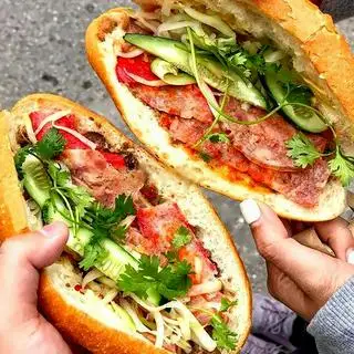 Hình ảnh Bánh mỳ thịt nguội
