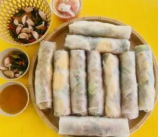 Bánh cuốn Tây Sơn - cuốn sẵn nhiều topping - 30.000 ₫ tại Bánh Cuốn Tây Sơn - Nhà Thắm - Tỉnh Lộ 43