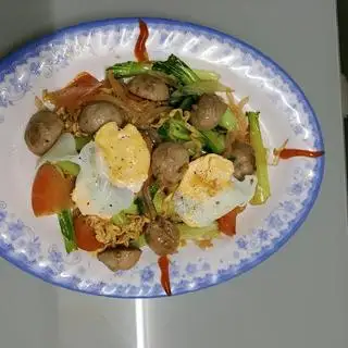 Hình ảnh mì xào bò viên 