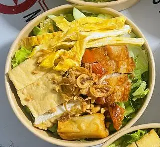Hình ảnh Bún nước tương heo quay