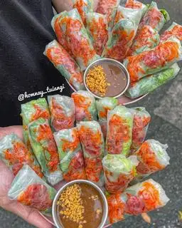 Bò Bía - 10 cuốn - 49.000 ₫ tại Ăn Vặt Bò Bía Hai Ngàn - Phan Tây Hồ