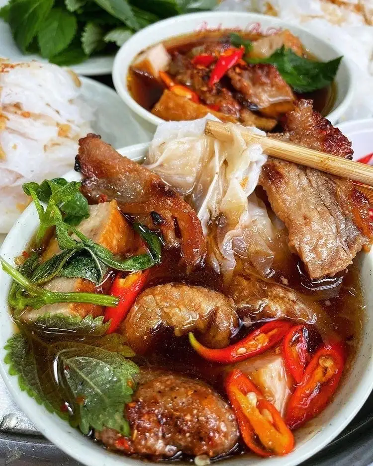Hình ảnh Bánh cuốn không nhân chả nướng