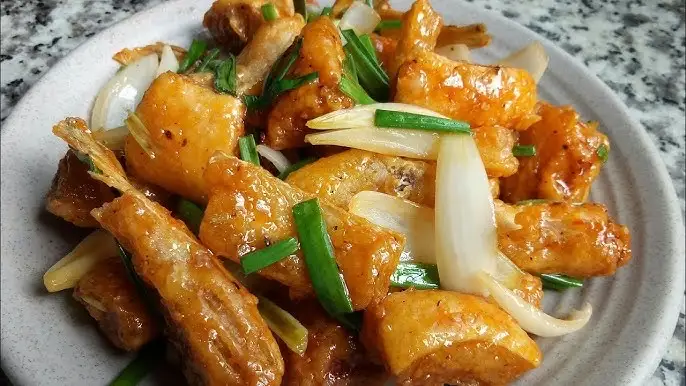 Cơm vây cá hồi tắm mắm - 55.000 ₫ tại Tiệm 1986 - Cà Phê, Cơm Trưa & Trà Sữa - Dương Bá Trạc