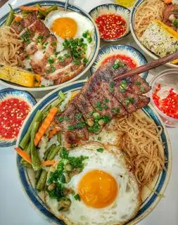 Hình ảnh Cơm tấm sườn bì ốp la