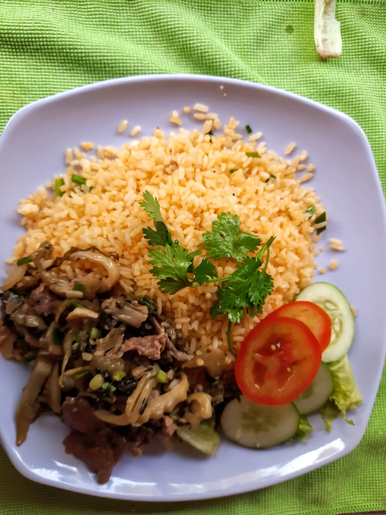 Cơm bò xào cải chua - 59.000 ₫ tại Huỳnh Ký 76 - Cơm Gà Xối Mỡ - Đường Số 4