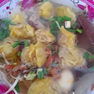 Hoành thánh thịt - bò viên - 35.000 ₫ tại Hủ Tiếu Mì - Quang Trung