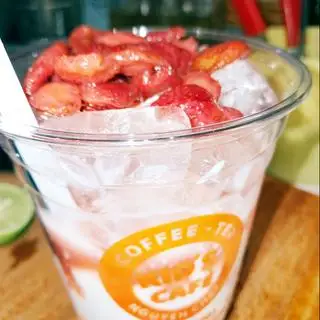 Sữa chua Dâu Tây - 35.000 ₫ tại KID'S CAFE' - Nơ Trang Long