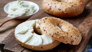 Hình ảnh Bagel & cream cheese