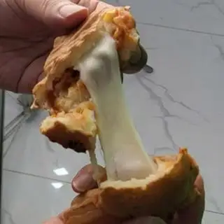 Pizza và mozzarella - Pizza - 37.000 ₫ tại Cafe Mây - Bánh Cá Hàn Quốc - Cao Triều Phát