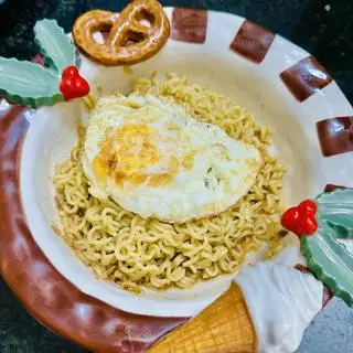 Hình ảnh Mì Trộn Indo Trứng Ốp