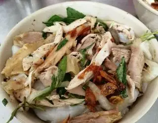 Bánh ướt gà xé - 50.000 ₫ tại Bà Ty - Bánh Ước Lòng Gà Trứng Non - Sư Vạn Hạnh