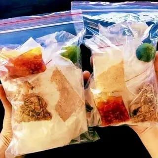 Bánh tráng phơi sương sate muối nhuyễn  - 18.000 ₫ tại Chè Chị Đẹp - Chè Thái, Chè Dừa & Chè Đậu Thập Cẩm - Tân Thới Nhất 1
