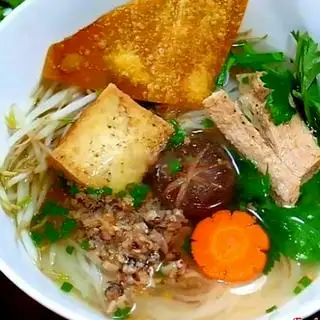 Bánh canh, nấm mộc viên, chả, đậu, hủ kì, hoàn thánh  - 39.000 ₫ tại Quán Chay Hạnh Thảo - Đường Số 5