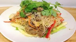 Bún gạo xào bò - 38.000 ₫ tại Mì Xào & Nui Xào - Tôn Thất Thuyết