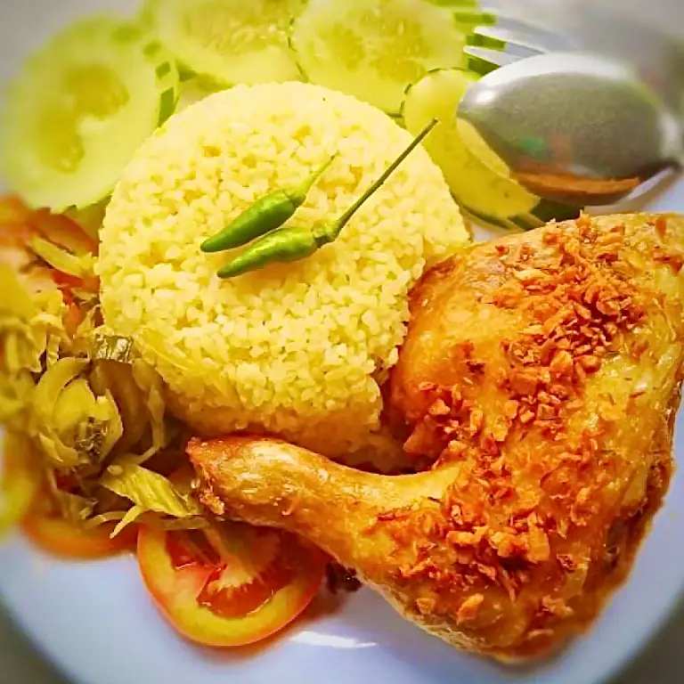 Cơm gà xối mỡ - Đùi  - Kèm canh rong biển - 50.000 ₫ tại Cơm Gà Xối Mỡ Tâm Ký 3 - Bình Quới