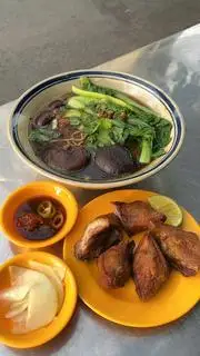 Mì vịt tiềm phao câu - 48.000 ₫ tại Mì Vịt Tiềm Góc Công Viên - Đường Số 29