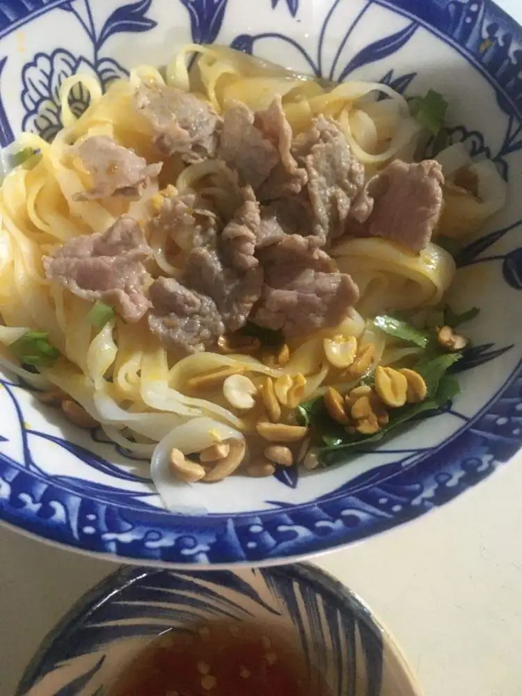 mì Quảng bò  - 45.000 ₫ tại Mì Quảng, Bún Bò & Bún Giò - Hương Lộ 2