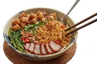 Hình ảnh Mì trộn xá xíu