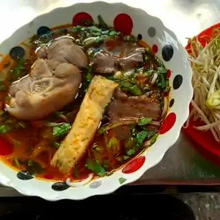 Bún bò đầy đủ - 50.000 ₫ tại Bún Bò Huế Thị Tuyết - Phổ Quang