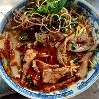 Bún bò nạm - 43.000 ₫ tại Bún Bò Huế Thị Tuyết - Phổ Quang