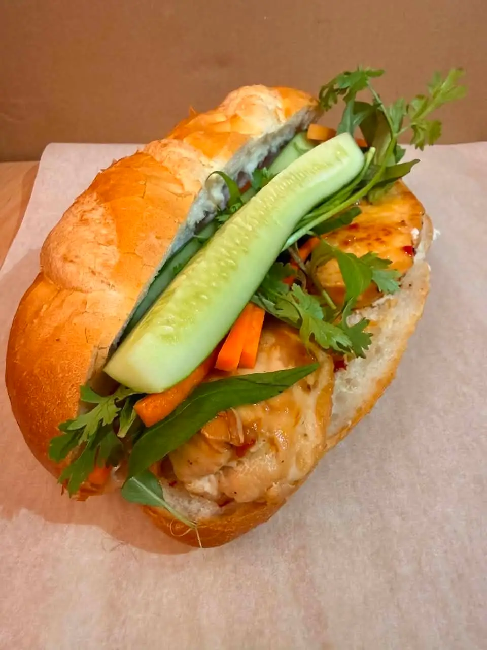 bánh mì gà sate FREE 1 trà tắc thái xanh - 85.000 ₫ tại Bánh Mì Thái Tài - Nguyễn Trãi