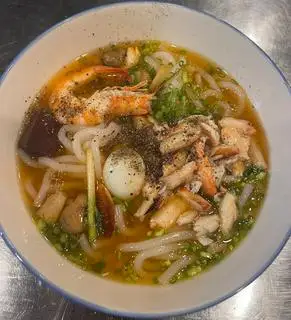 Bánh canh thịt càng ghẹ+ thịt heo + chả ghẹ nhà làm+ trứng cút  - 47.000 ₫ tại Bánh Canh Ghẹ - Ung Văn Khiêm