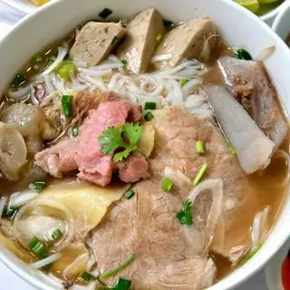 Phở Thập Cẩm - 80.000 ₫ tại Phở Thiện An - Thoại Ngọc Hầu