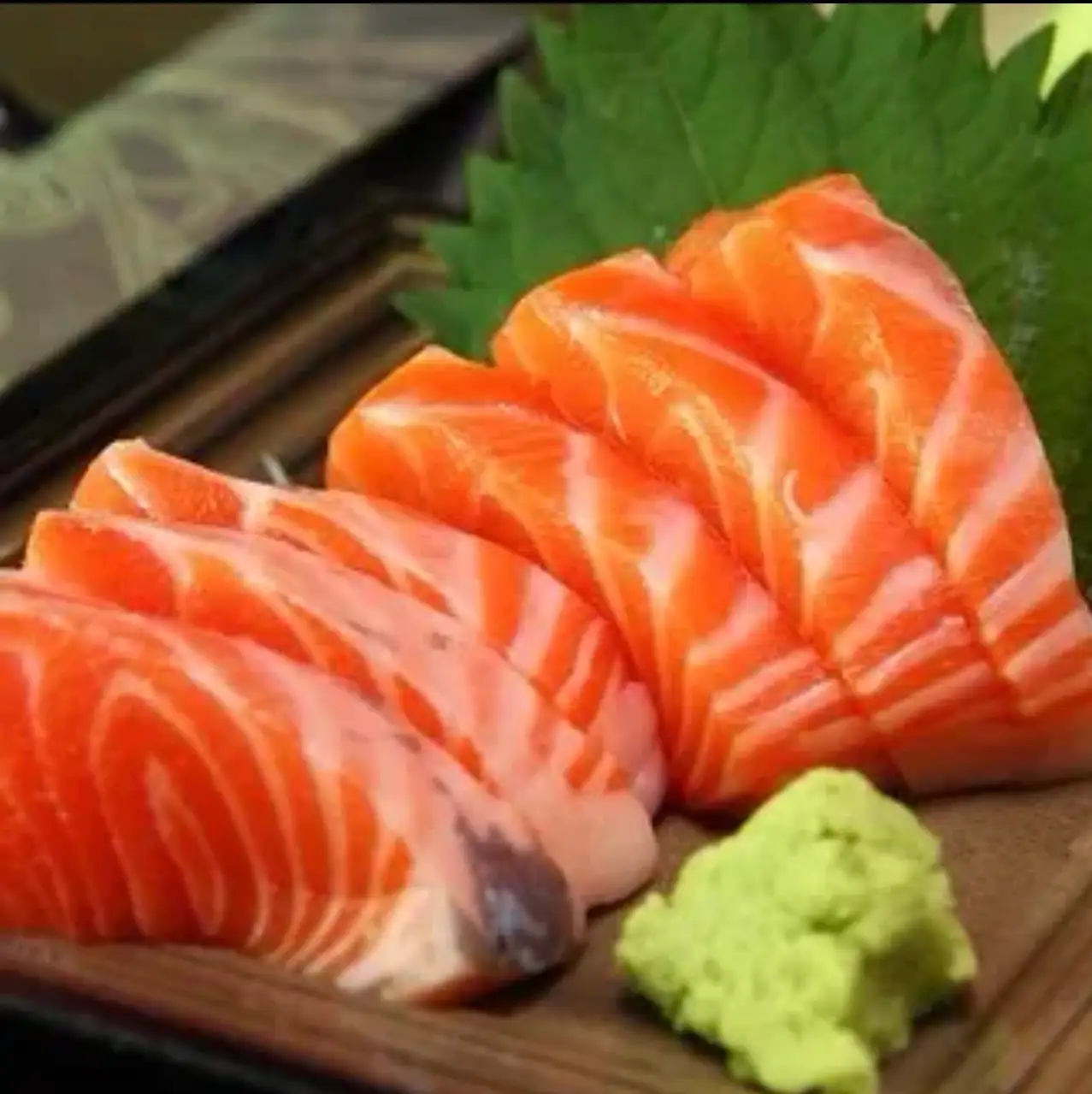 cá hồi sống - 124.000 ₫ tại Yoko Sushi - Ẩm Thực Nhật Bản - Đường Số 73