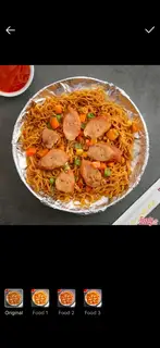 Hình ảnh Mì trộn lạp xưởng nướng đá
