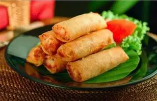 Chả giò hải sản phô mai / 4cuốn - 30.000 ₫ tại Bún Thịt Nướng & Gỏi Cuốn Bà Ngoại - Lý Thái Tổ