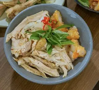 Bánh ướt gà xé - Chính gốc (Since1979) - 65.000 ₫ tại Bánh Ướt Lòng Gà Trang Đà Lạt - Chính Gốc Since 1979 - Trần Bình Trọng