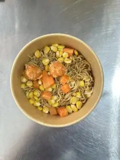 Hình ảnh Mỳ trộn viên phô mai