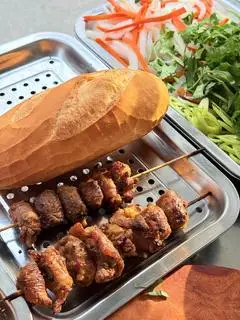 Bánh mì thịt nướng - 35.000 ₫ tại BẾP NHÀ BEE - Bún Thịt Nướng & Cơm Văn Phòng - Đỗ Thị Tâm