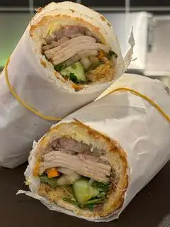 bánh mì truyền thống lớn FREE 1 trà tắc thái xanh  - 80.000 ₫ tại Bánh Mì Thái Tài - Nguyễn Trãi