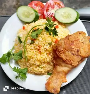 Cơm đùi gà tắm mắm tỏi  - 39.000 ₫ tại Cơm Gà Rán & Nem Nướng - Nguyễn Văn Cừ