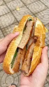 Hình ảnh Bánh mì chả nóng