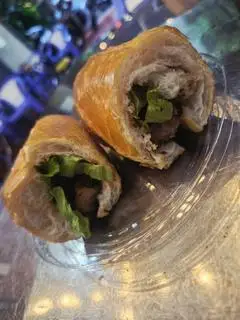 Hình ảnh Bánh mì thịt nướng