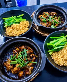 Mì trộn ếch 2 con - 104.000 ₫ tại Cháo Ếch A.Sơn - Lê Văn Chí