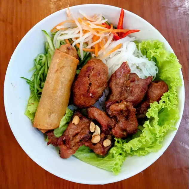 Bún thịt nướng (đầy đủ) - 39.000 ₫ tại NDL FOOD & BEVERAGE - Bún Thịt Nướng, Nem Nướng & Chả Giò Chiên - Hồng Bàng