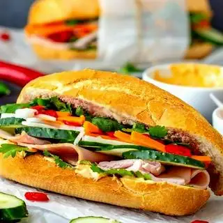 Bánh mì thịt đặc biệt - 30.000 ₫ tại Bánh Mì Hà Nội - Ung Văn Khiêm
