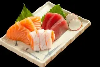 cá hồi cá ngừ & bụng cá hồi - 129.000 ₫ tại Sushi Cơm Cuộn Ikusachi - Cách Mạng Tháng 8