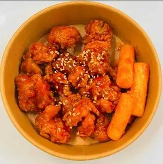Gà viên +Tokbokki sốt cay phần nhỏ+Tặng kèm ly Coca  - 49.000 ₫ tại Tokbokki Bánh Gạo Cay & Gà Viên Sốt Cay Alay - Bùi Đình Túy